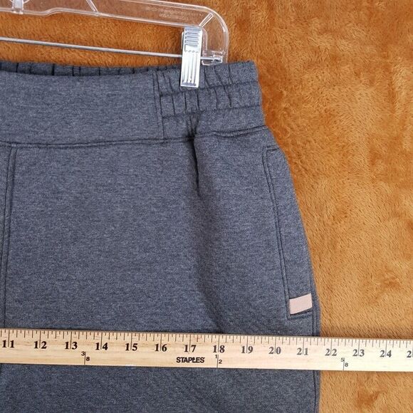 LUNYA Womens Shorts Large Gray Pull On Sweat Bermuda Pockets DOUBLE FACED $148 - Picture 9 of 11